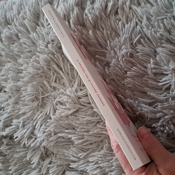 Book " 31 Prayers For My Future Husband" by Jennifer & Aaron Smith - Picture 6 of 8